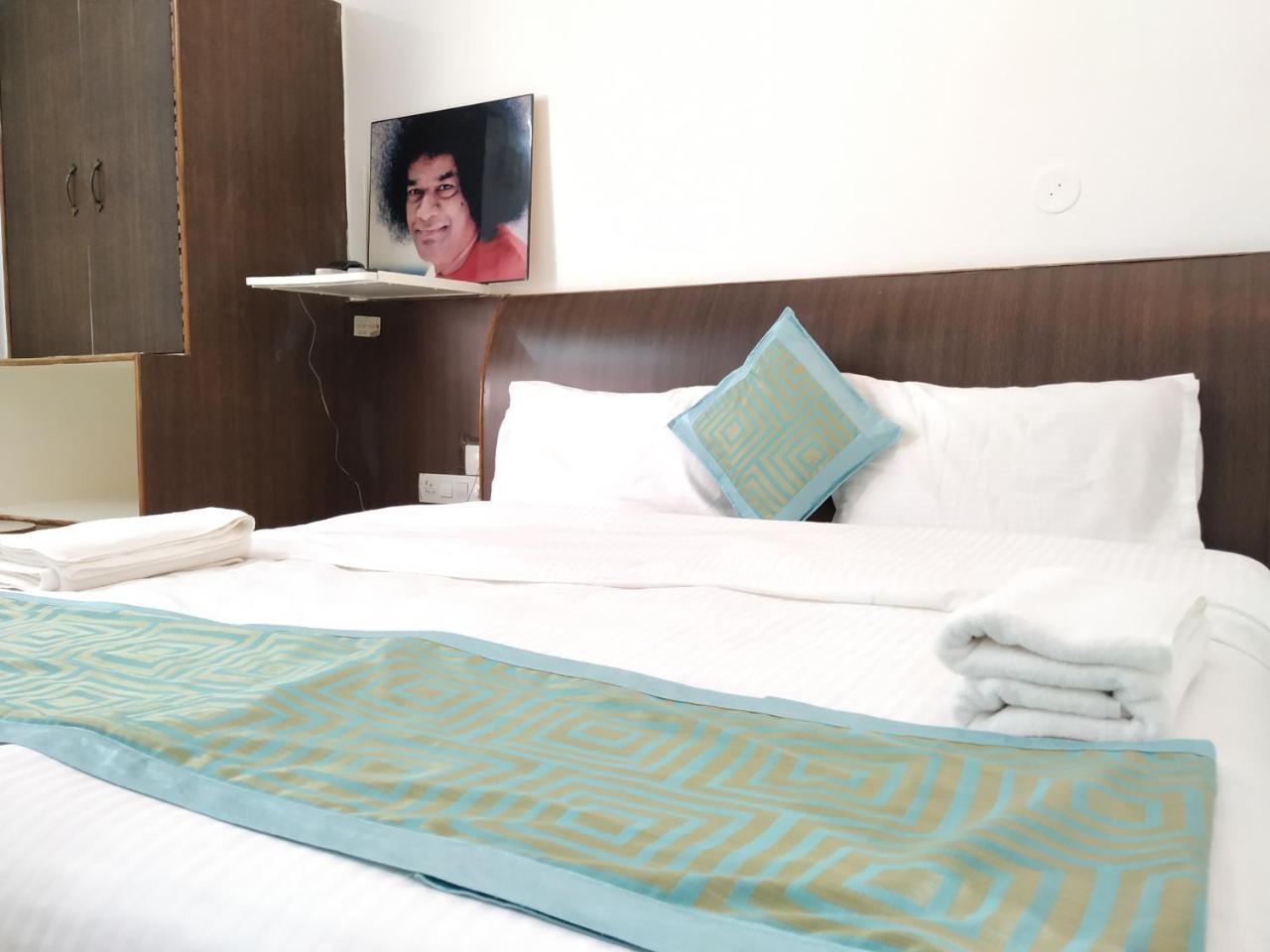 Aum Hotel Puttaparthi Ngoại thất bức ảnh
