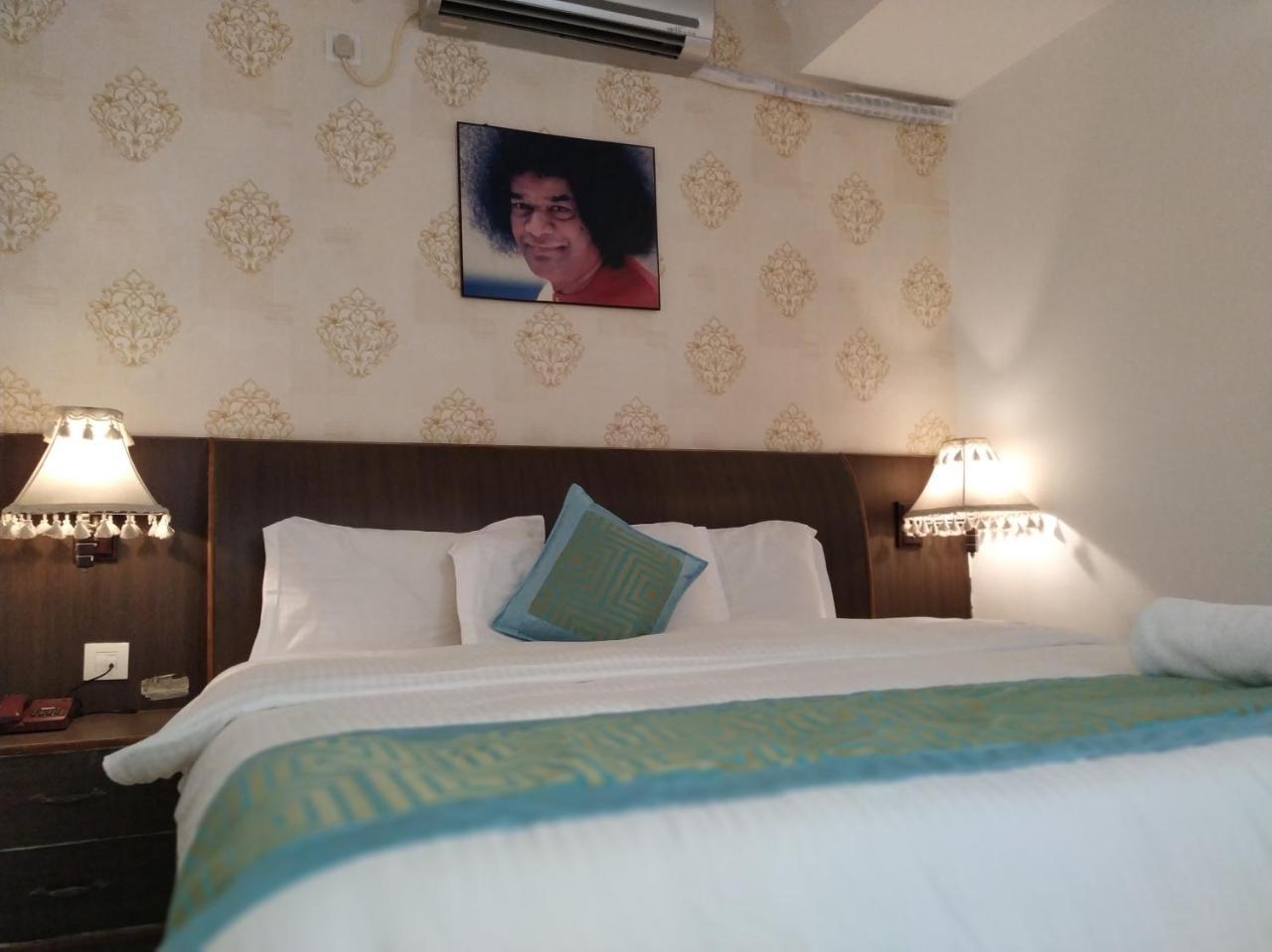 Aum Hotel Puttaparthi Ngoại thất bức ảnh