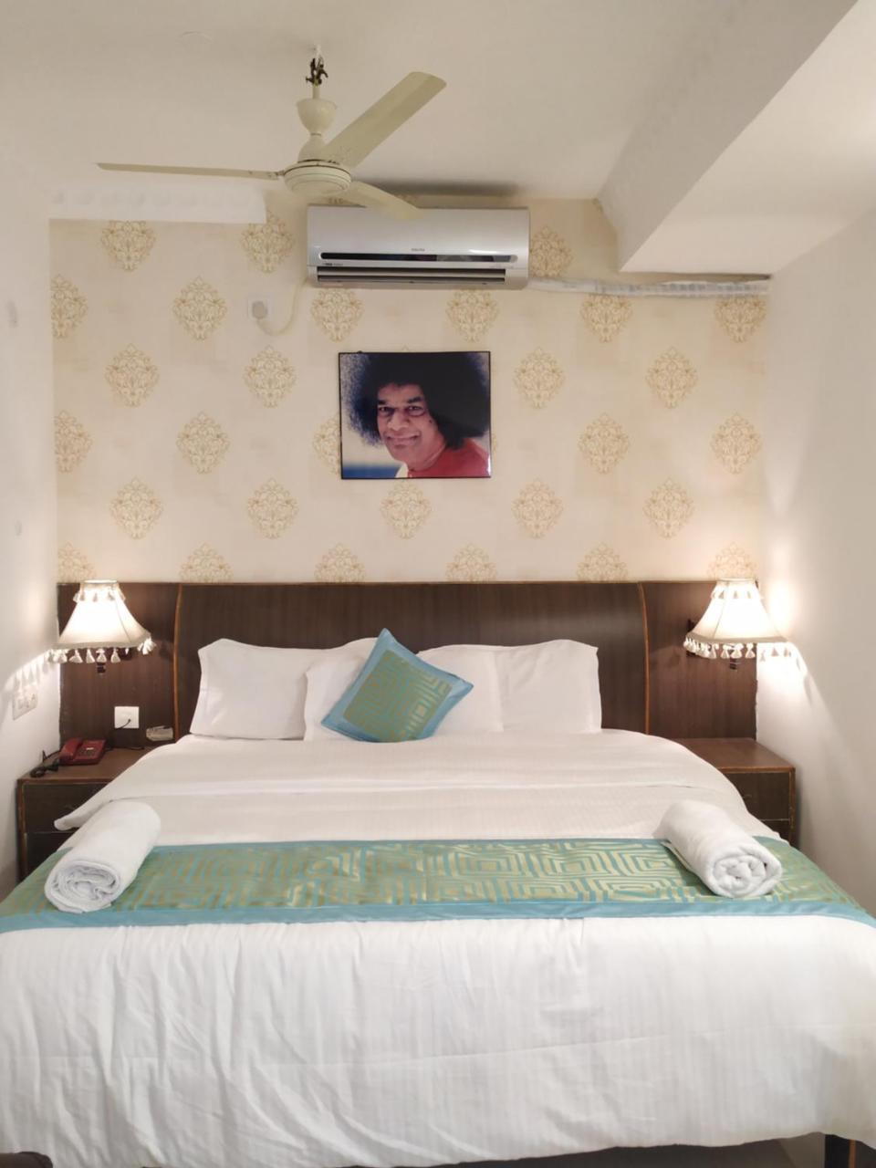 Aum Hotel Puttaparthi Ngoại thất bức ảnh