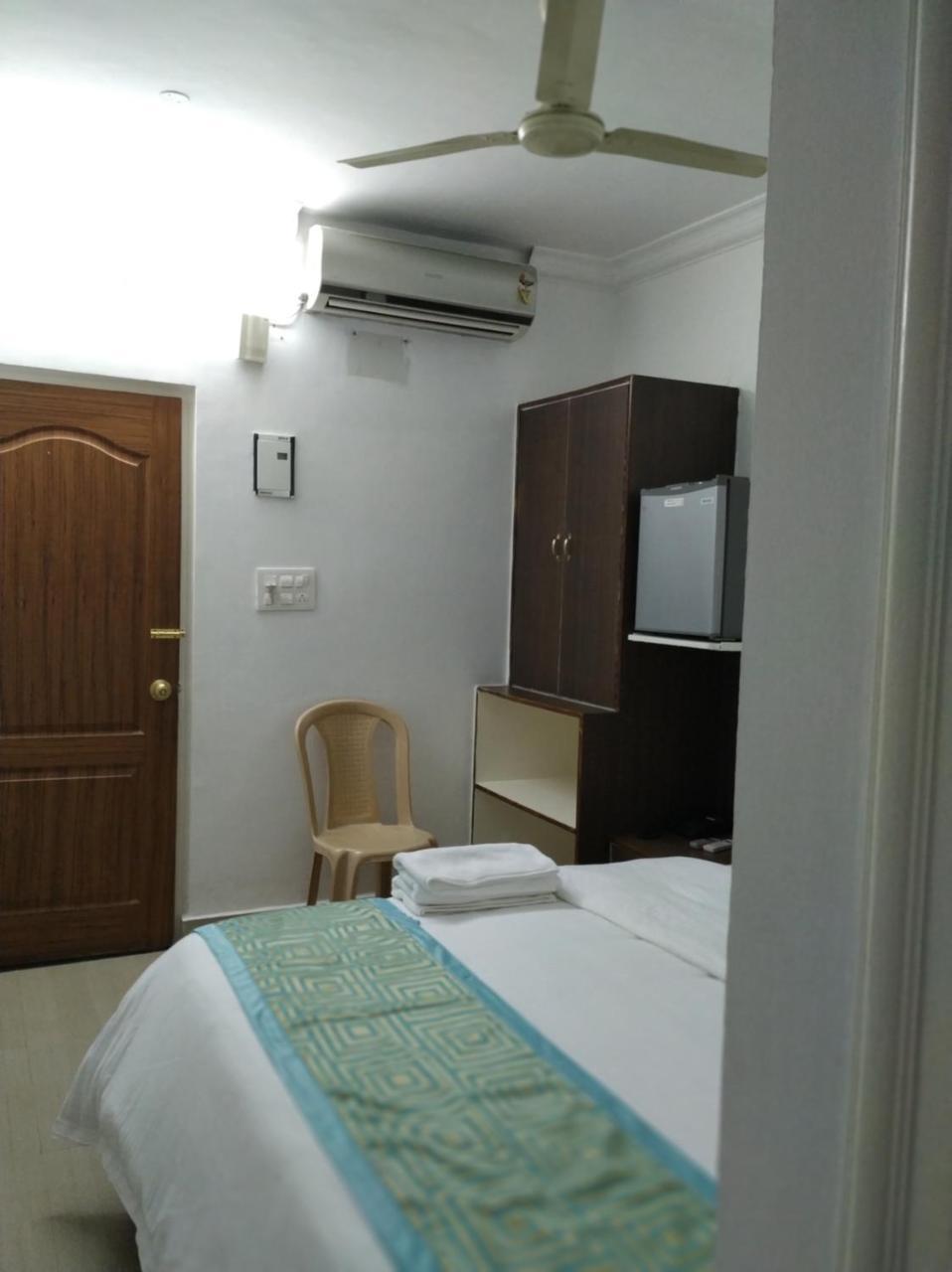 Aum Hotel Puttaparthi Ngoại thất bức ảnh